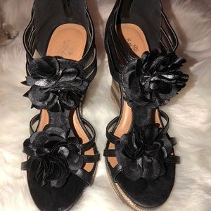 EUC Women’s Black Wedges